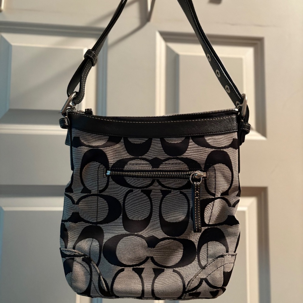 Coach Signature C Canvas Crossbody And Matching W… - image 1